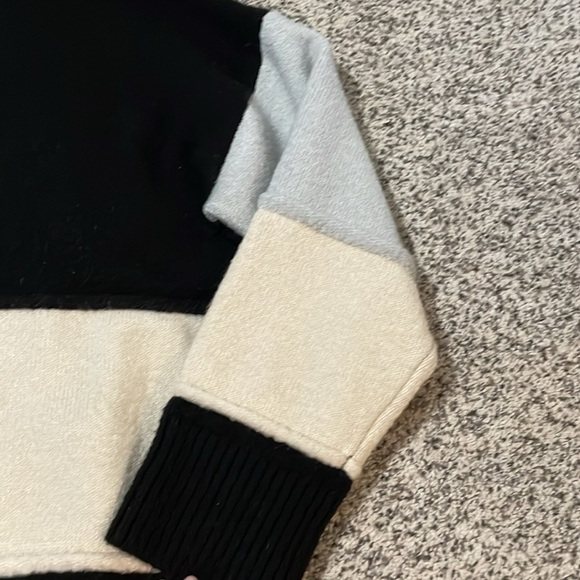 Pink Lily color block sweater size large - Picture 5 of 8